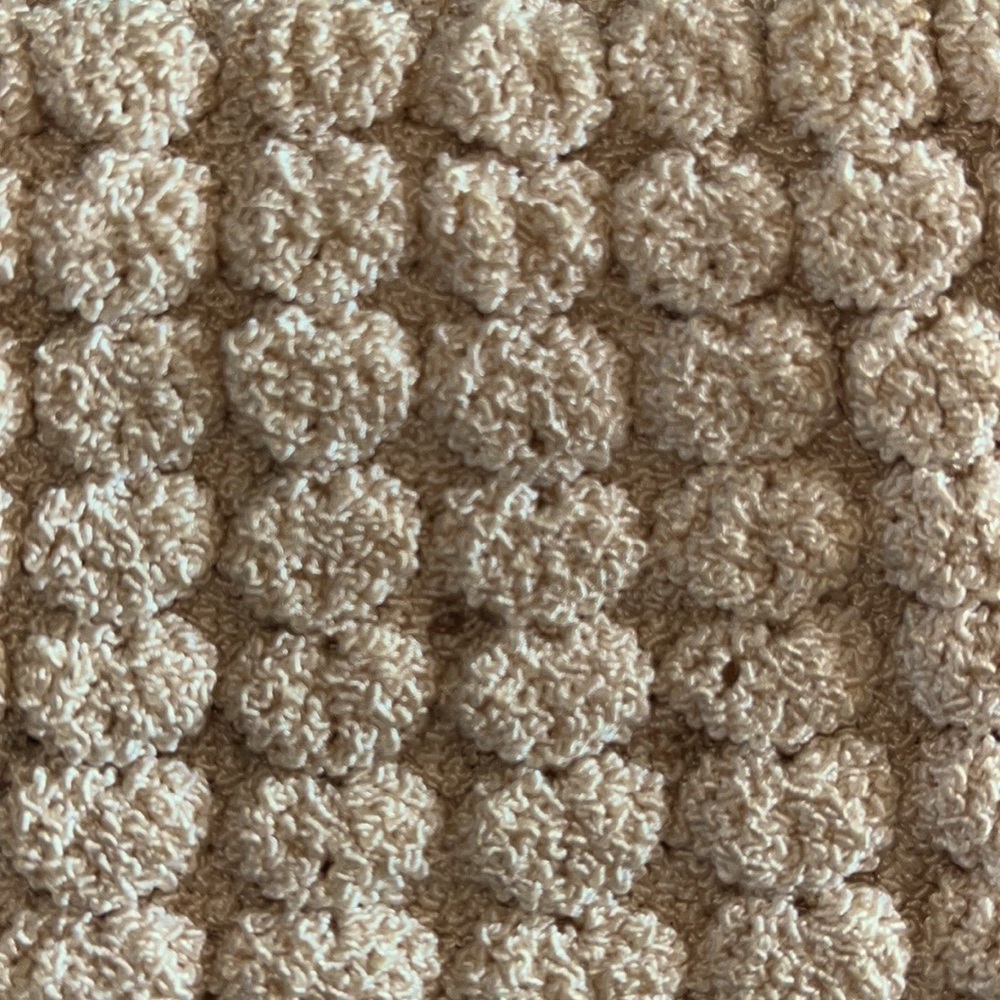 Vintage Cream Crochet Purse w/Plastic Carved Floral Clasp Frame - Picture 6 of 8